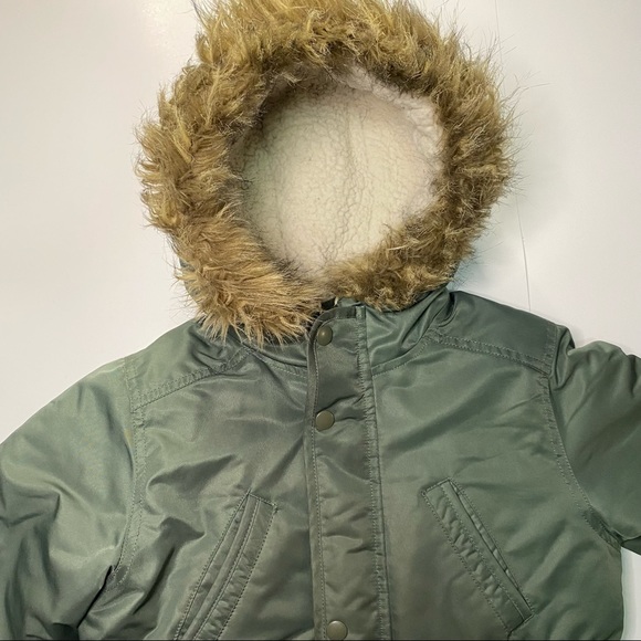 🚨CLEAROUT🚨Boys Small (5/6) The Children’s Place Green Parka long Coat - Picture 3 of 12